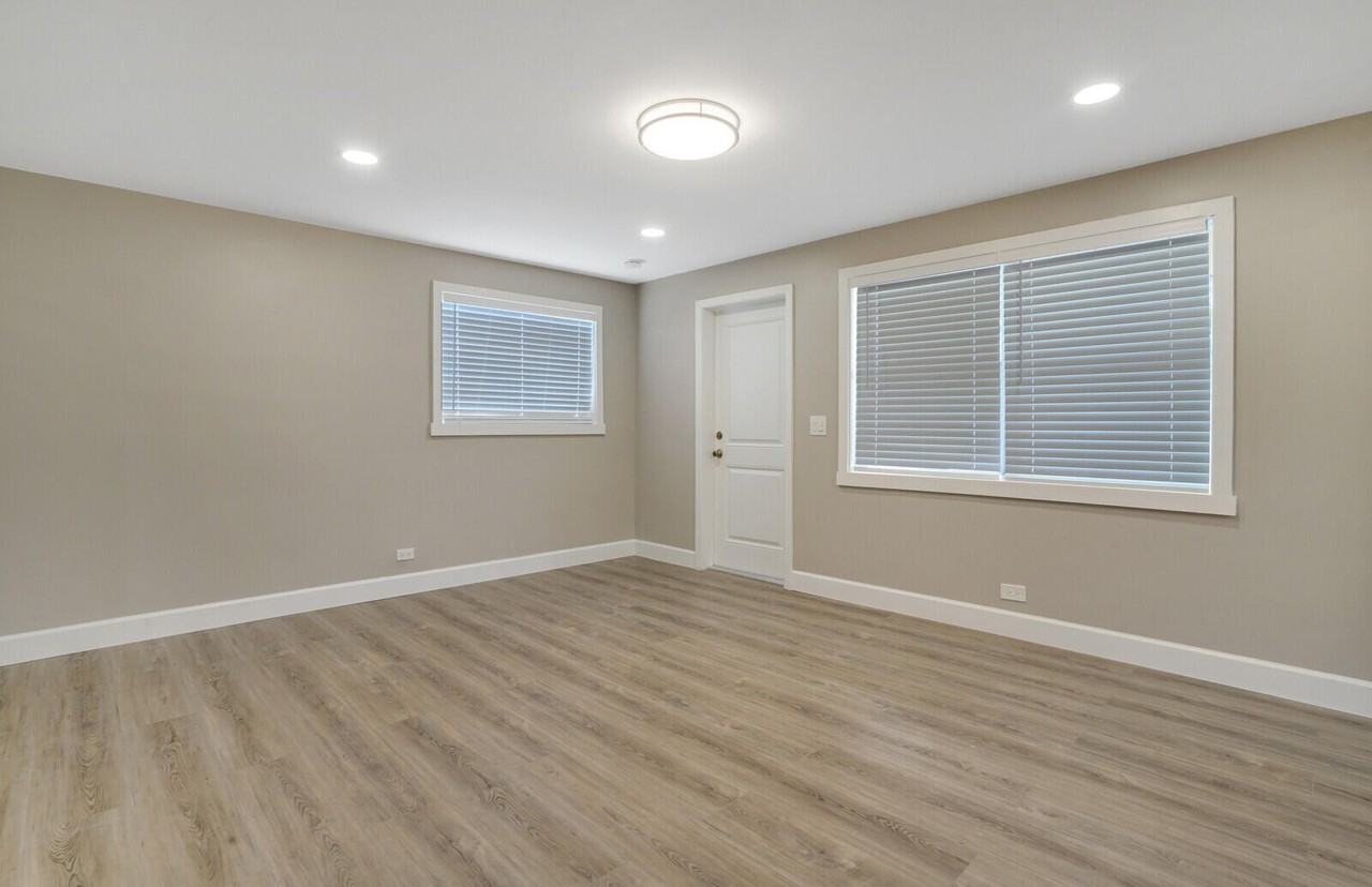1225 W 10th St #B - Photo 2 of 13