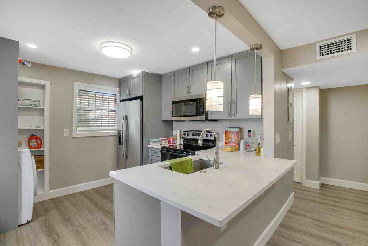 1225 W 10th St #B - Photo 6 of 13