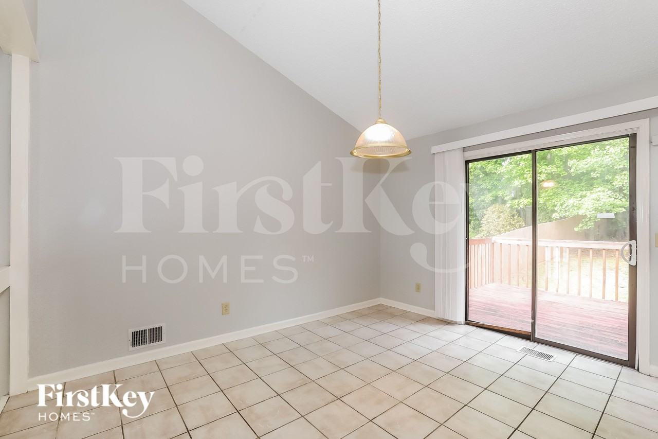 1389 Millstream Trl - Photo 4 of 15