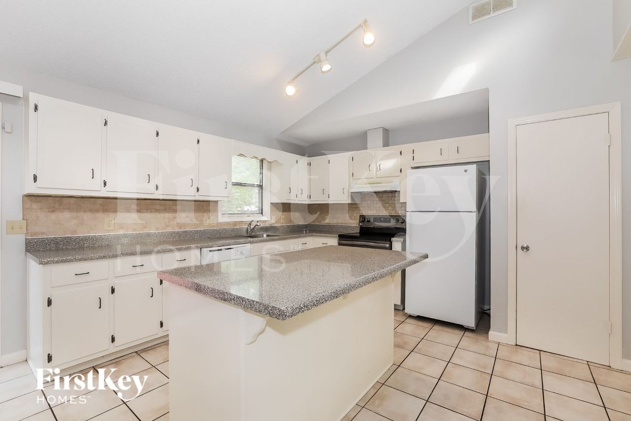 1389 Millstream Trl - Photo 5 of 15