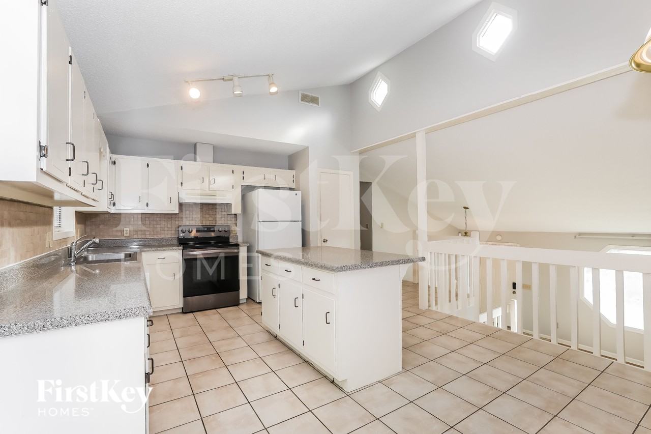 1389 Millstream Trl - Photo 7 of 15
