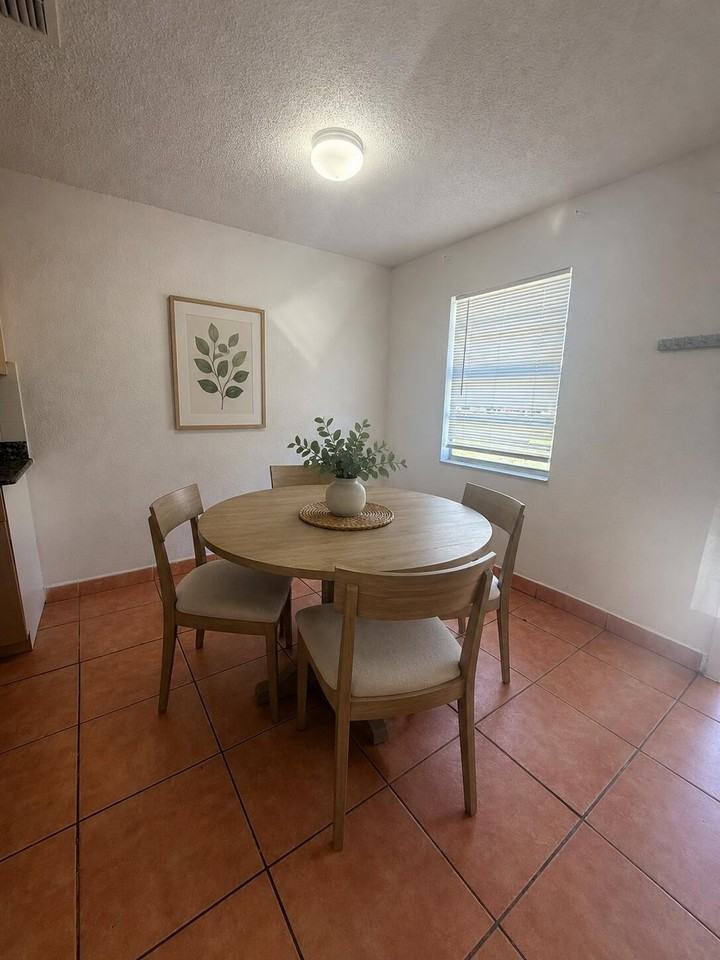 1512 Barton Rd #A - Photo 2 of 8