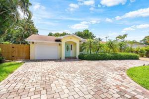 featured image of 671 Lindell Blvd