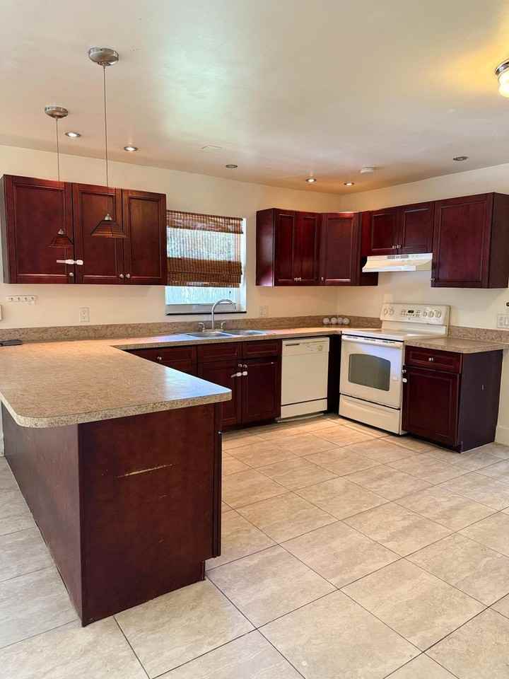 12126 Gibbs Rd - Photo 6 of 22