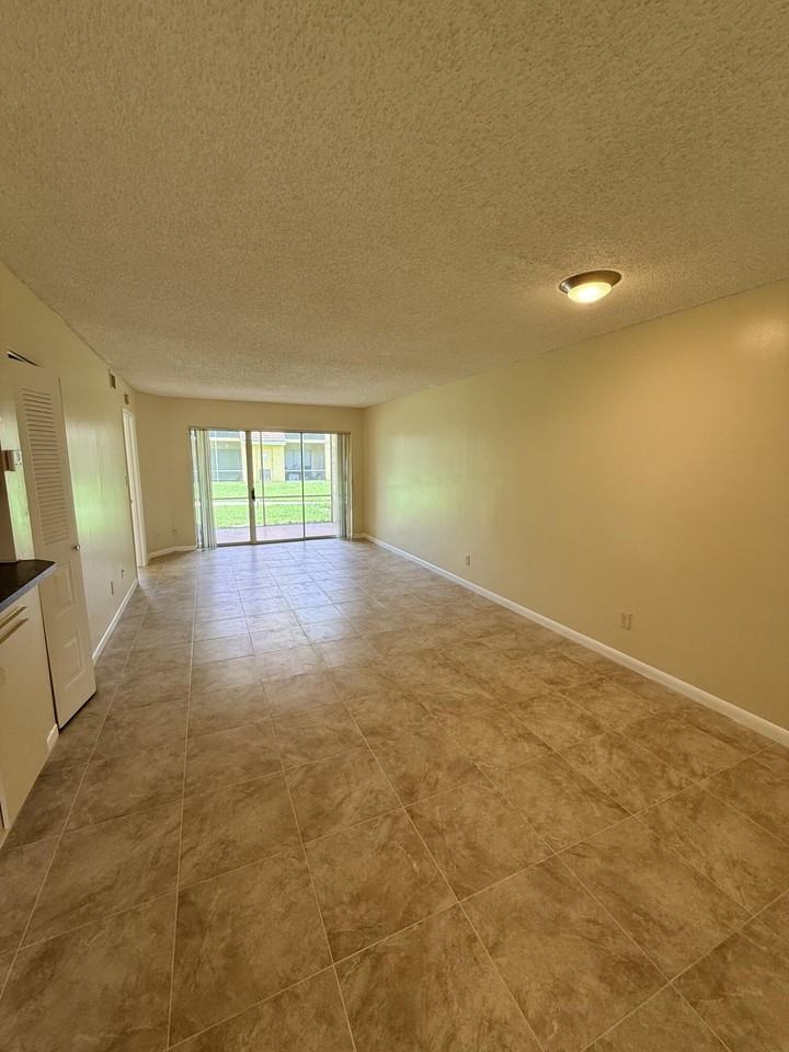 1142 Coral Club Dr #1142 - Photo 2 of 21