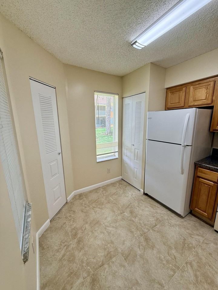 1142 Coral Club Dr #1142 - Photo 3 of 21