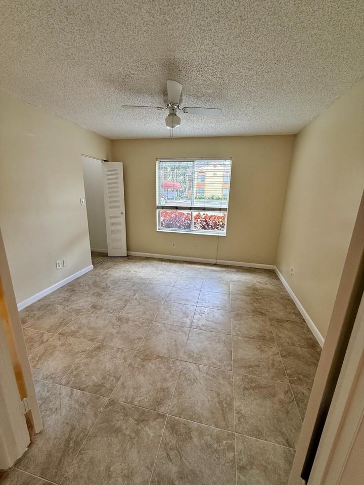 1142 Coral Club Dr #1142 - Photo 6 of 21