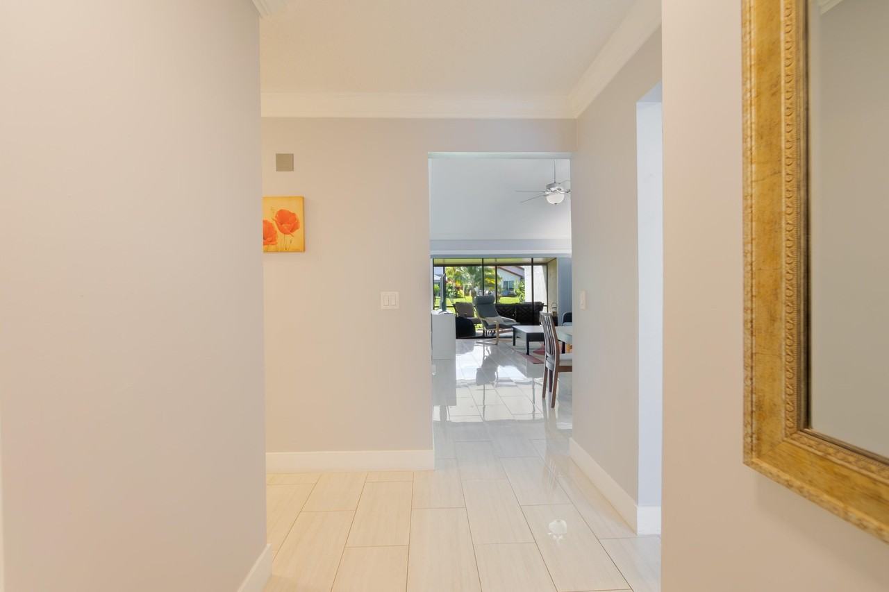 12858 Spinnaker Ln - Photo 4 of 28