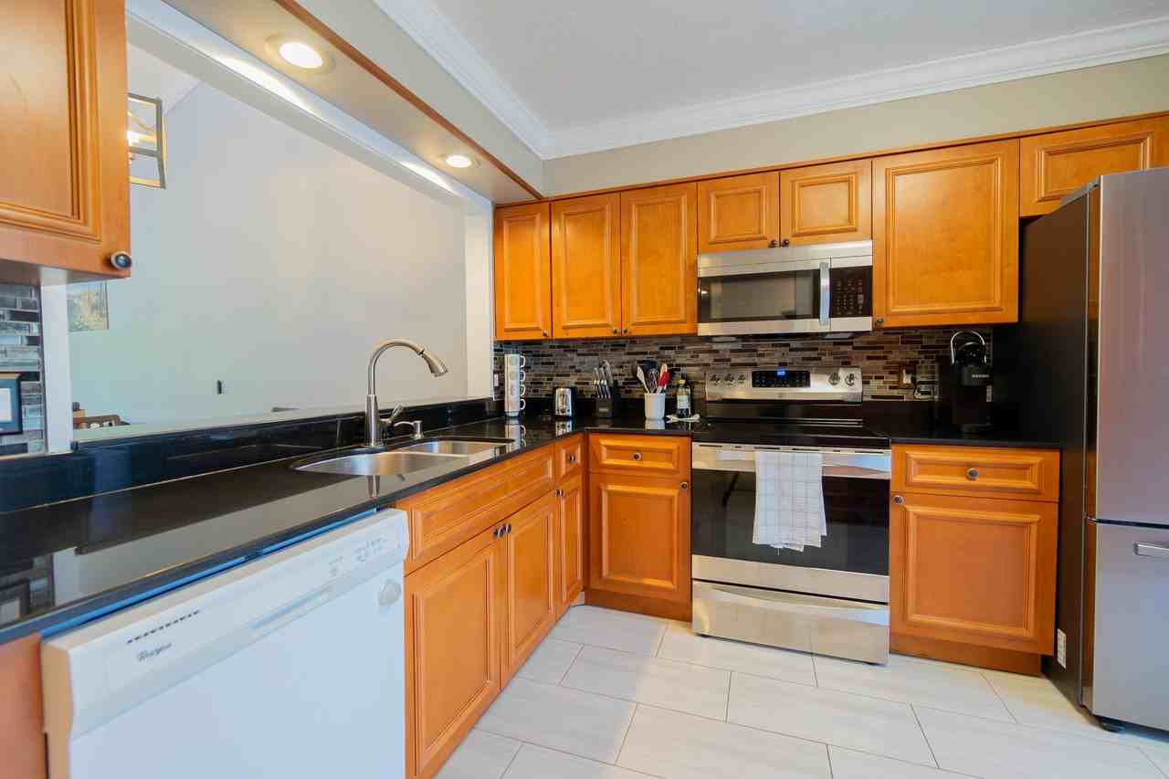 12858 Spinnaker Ln - Photo 5 of 28