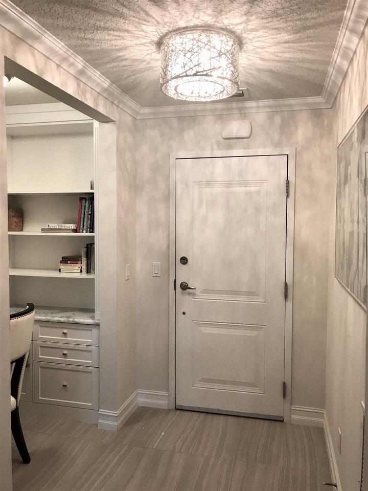 431 Bay Colony Dr N - Photo 2 of 38