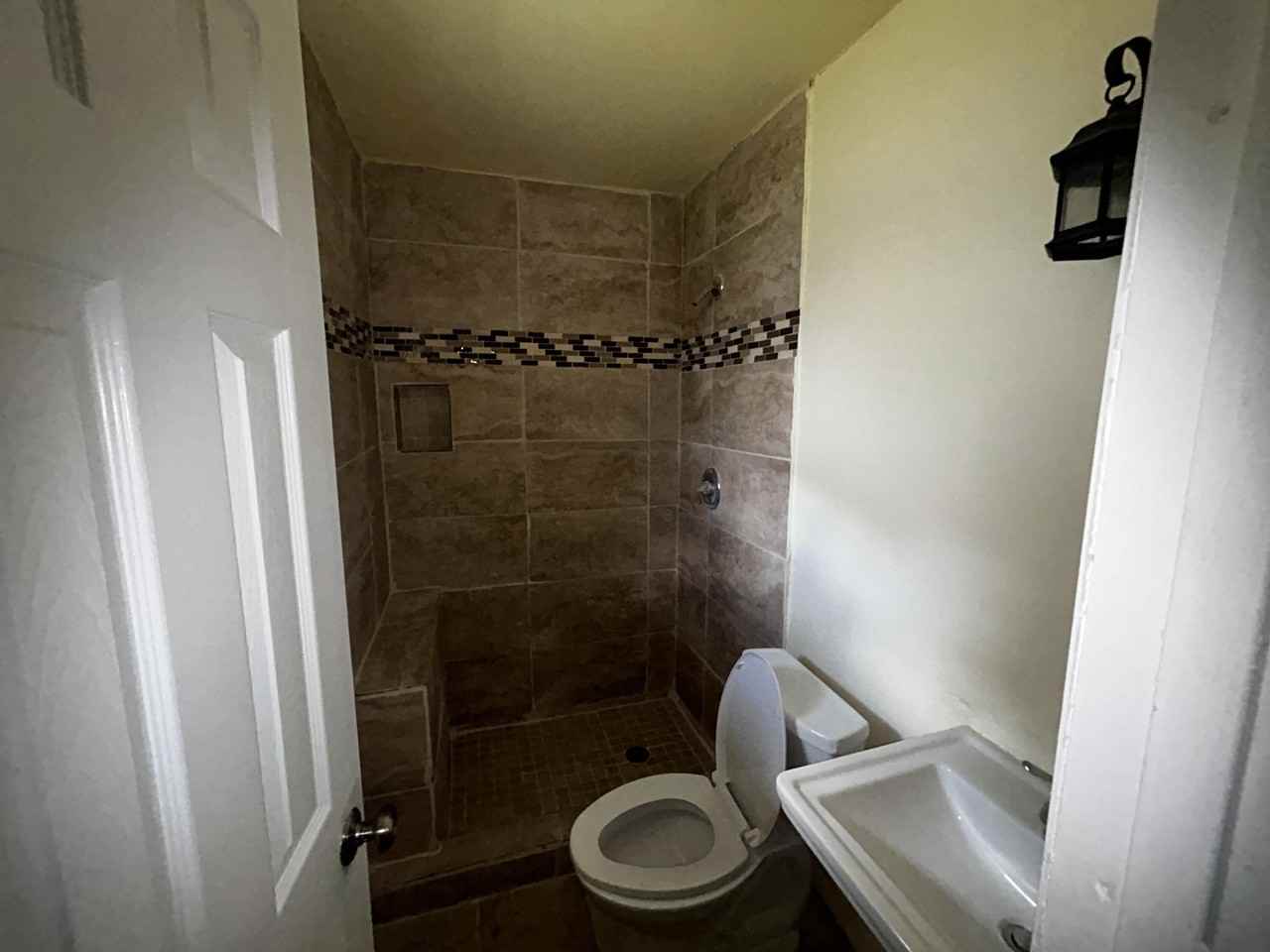 2691 Nw 8th St - Photo 4 of 4