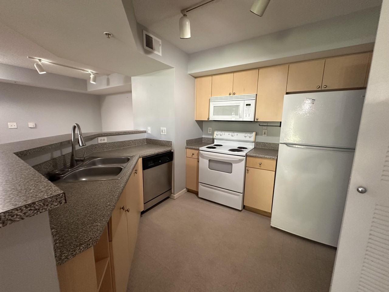 3826 Nw Adriatic Ln - Photo 3 of 11
