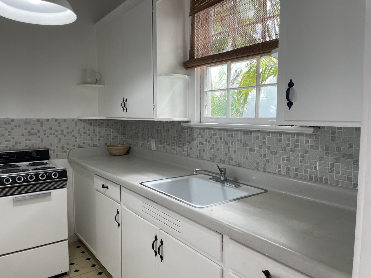 150 Australian Ave - Photo 7 of 13