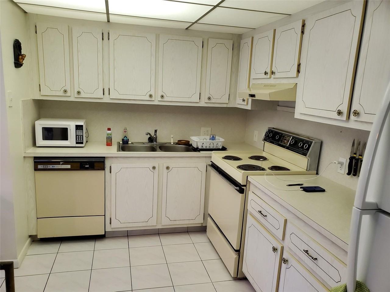 540 Mansfield N - Photo 5 of 11