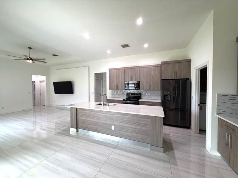 1730 Sw California Blvd - Photo 2 of 9