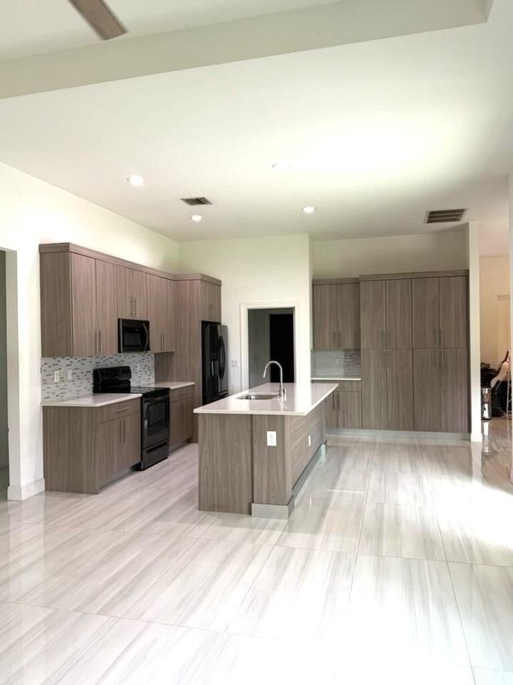 1730 Sw California Blvd - Photo 4 of 9