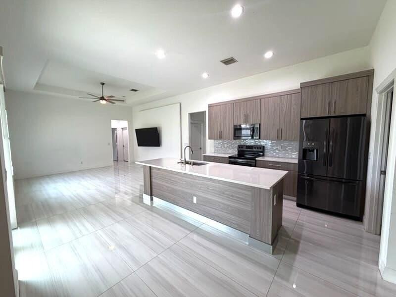 1730 Sw California Blvd - Photo 5 of 9