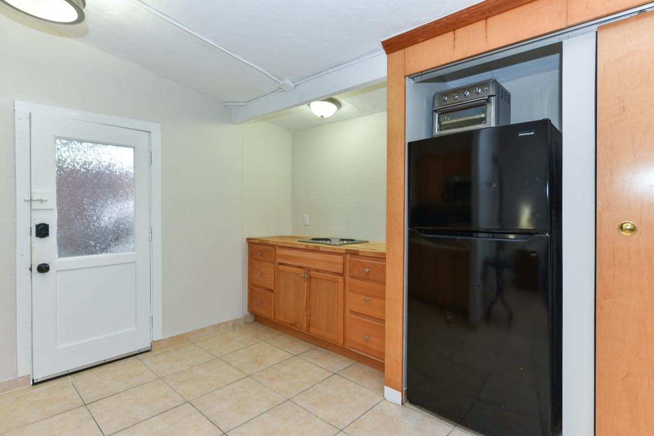 17 S L St #4 - Photo 5 of 12