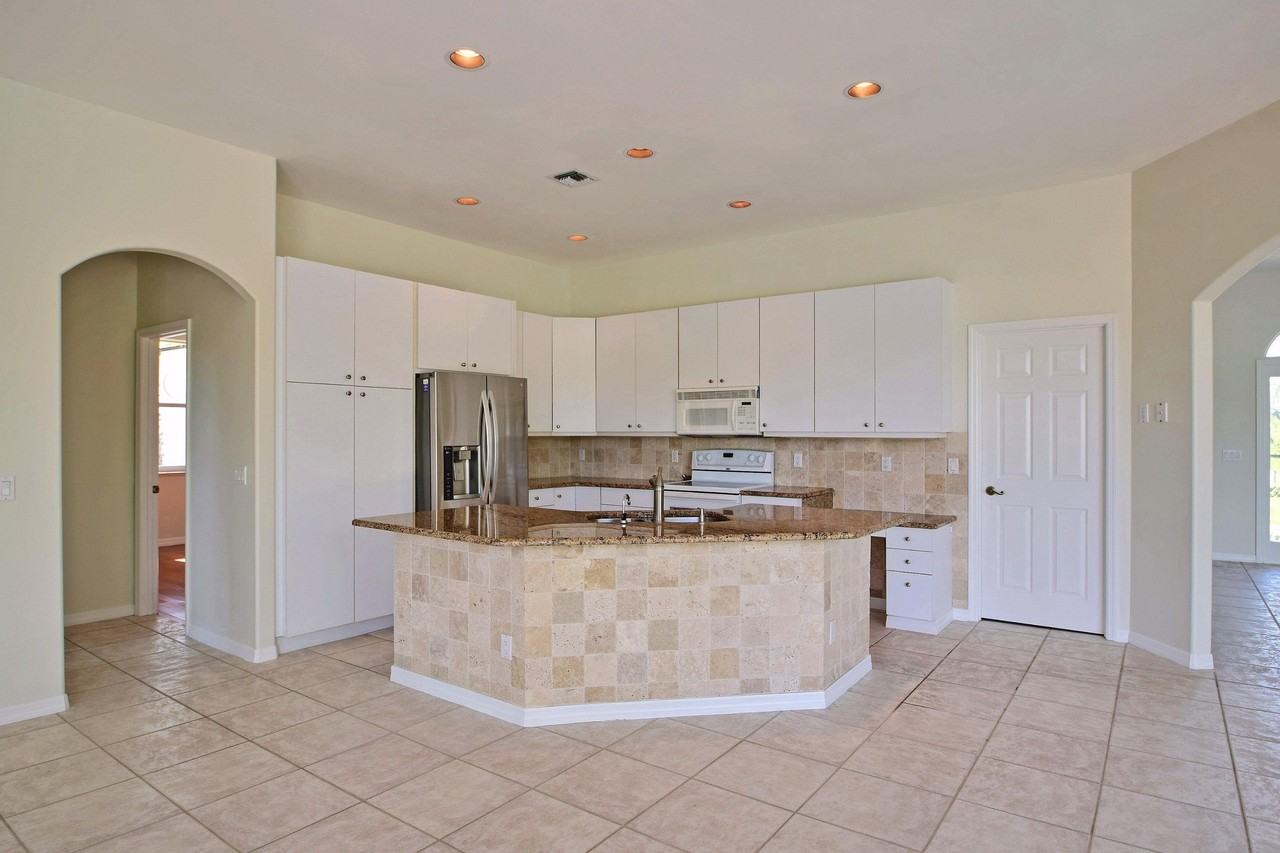 705 Bahia Mar Rd - Photo 4 of 44