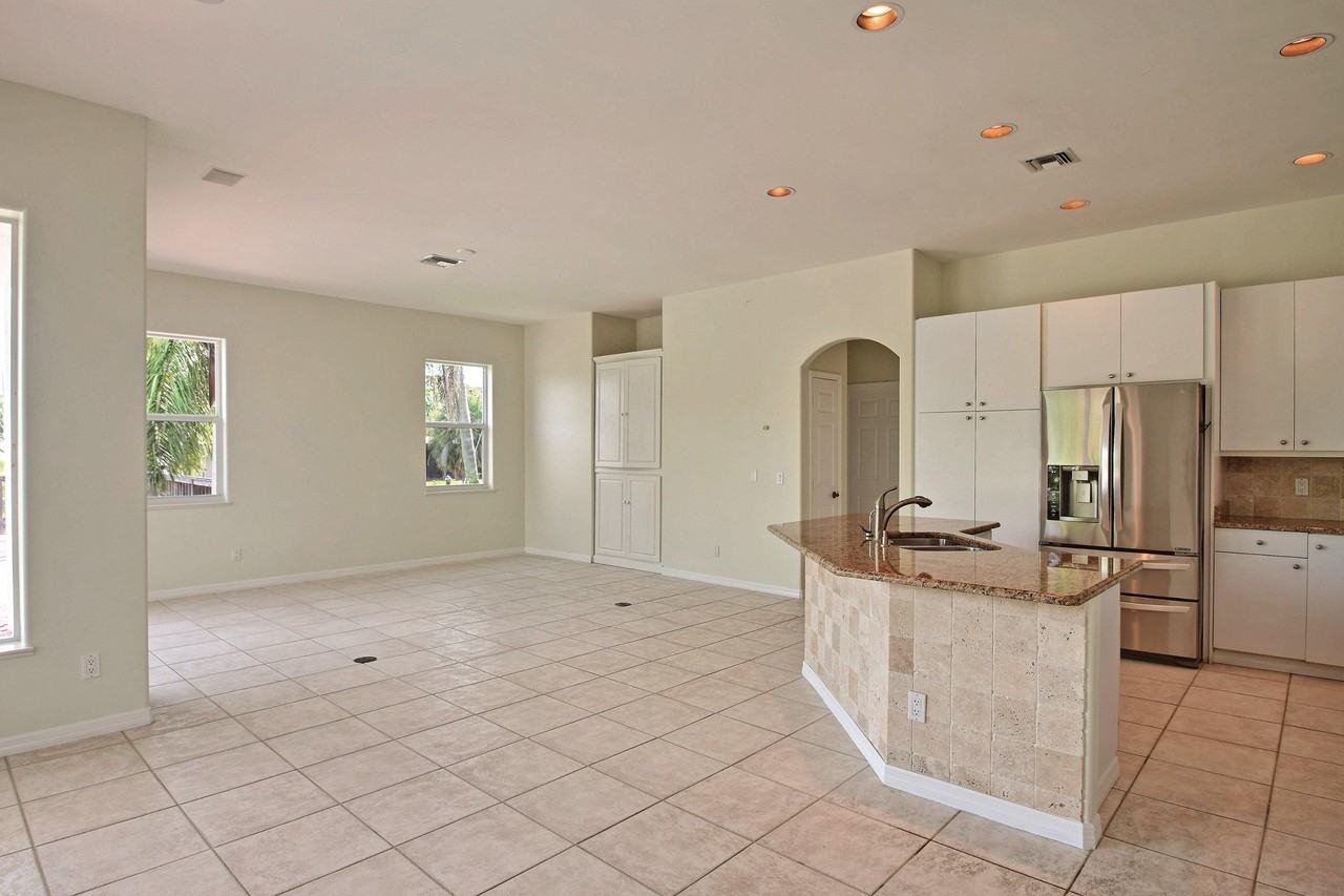 705 Bahia Mar Rd - Photo 5 of 44