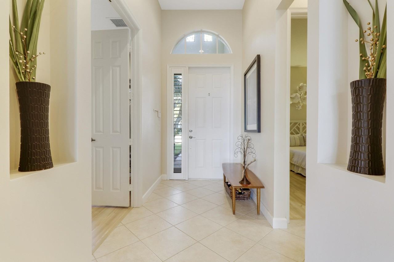 7112 Maidstone Dr - Photo 4 of 50