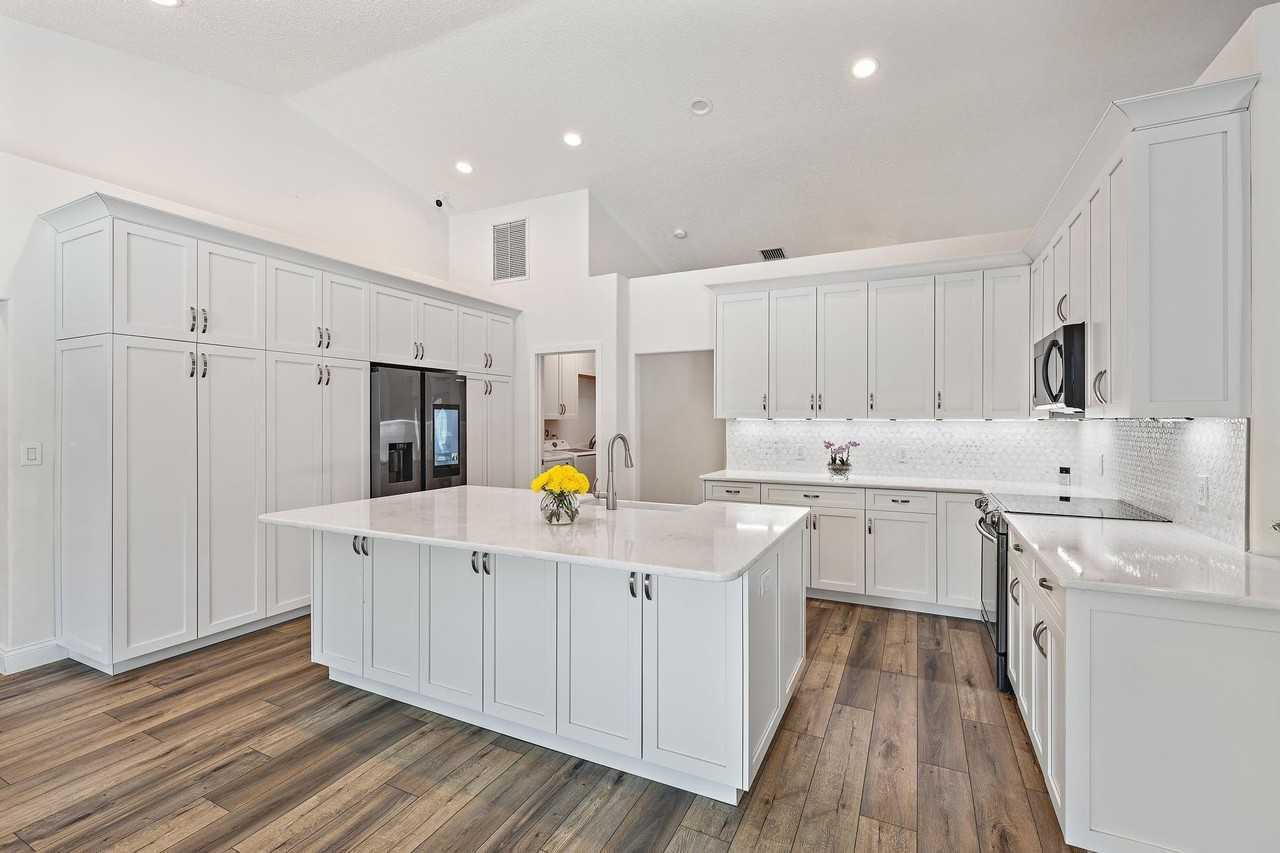 13928 82nd Ln N - Photo 4 of 43