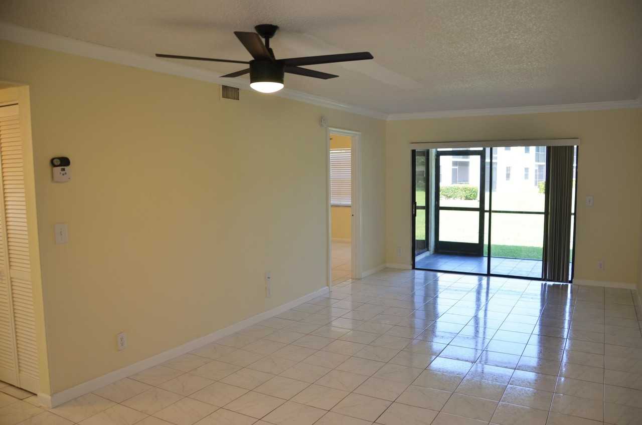 320 Norwood Ter #113 - Photo 5 of 44