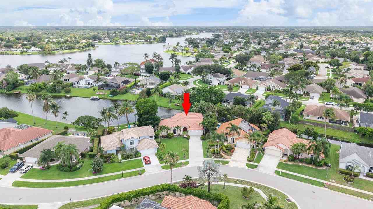 1248 Lake Breeze Dr - Photo 4 of 46
