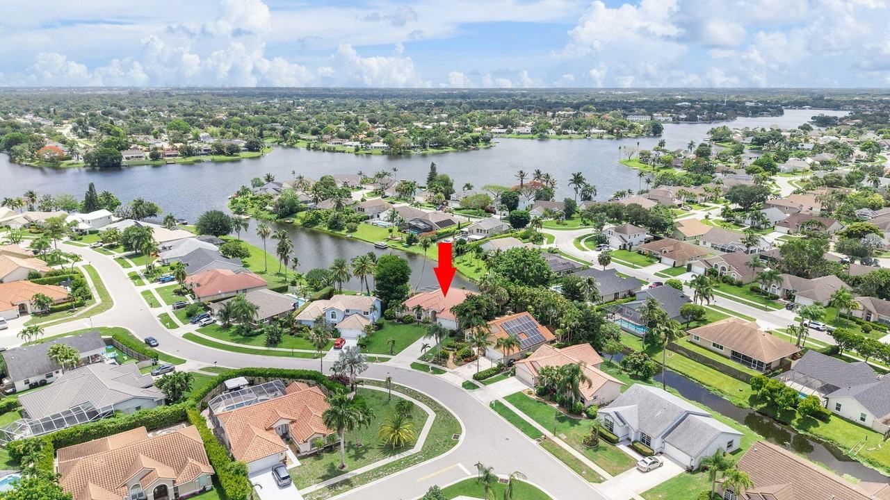 1248 Lake Breeze Dr - Photo 5 of 46