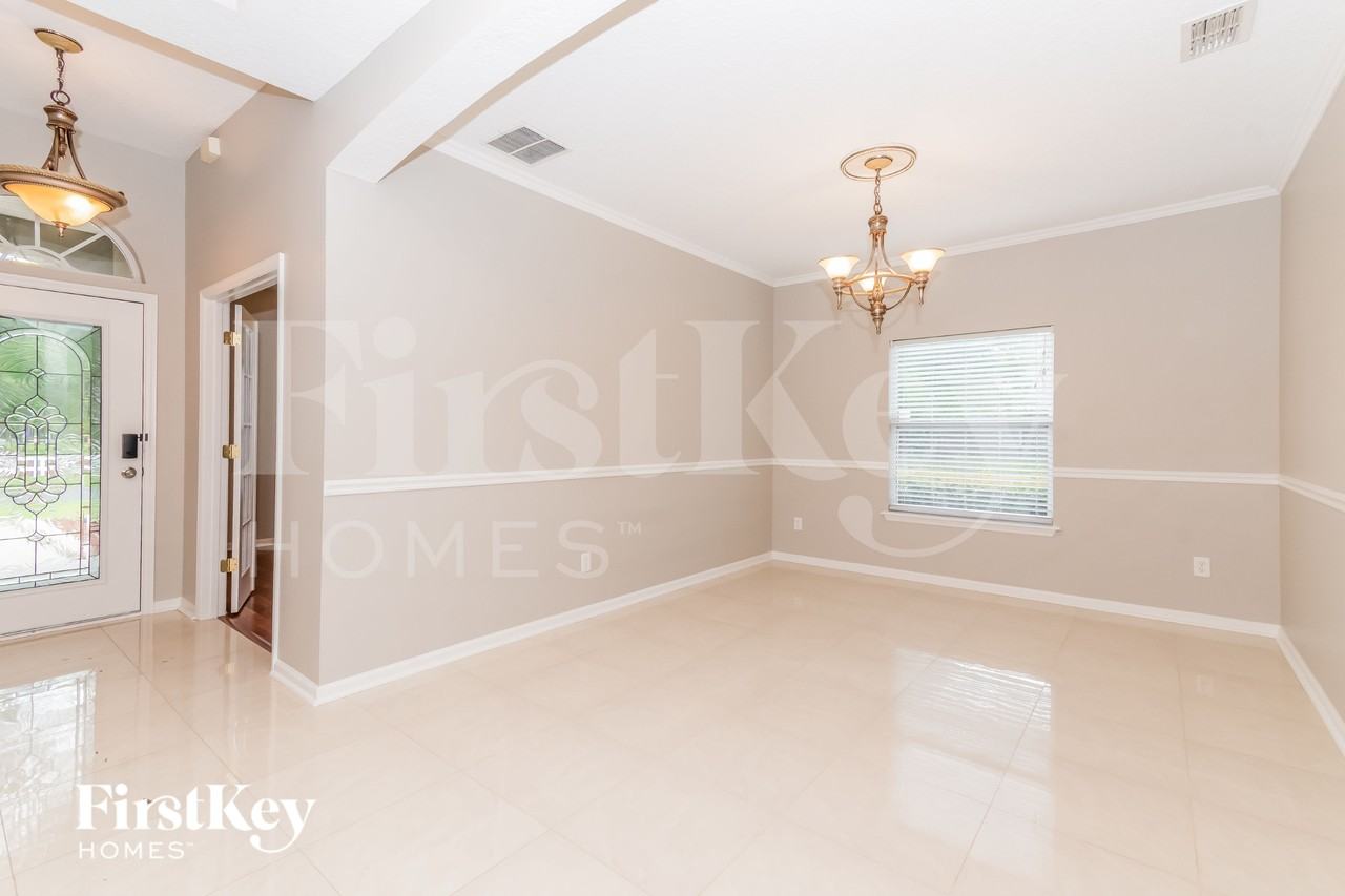 2970 Thorncrest Dr - Photo 3 of 15