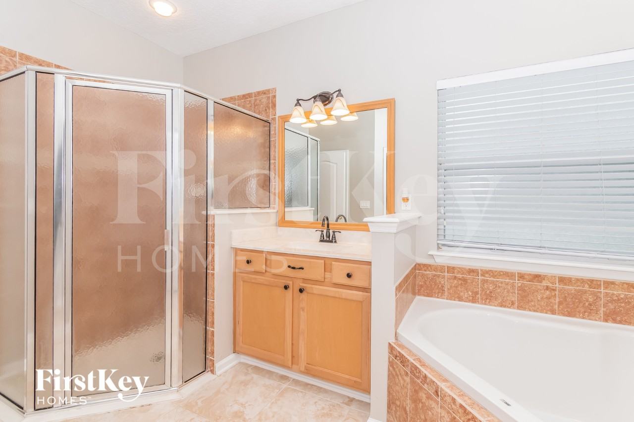 2970 Thorncrest Dr - Photo 7 of 15