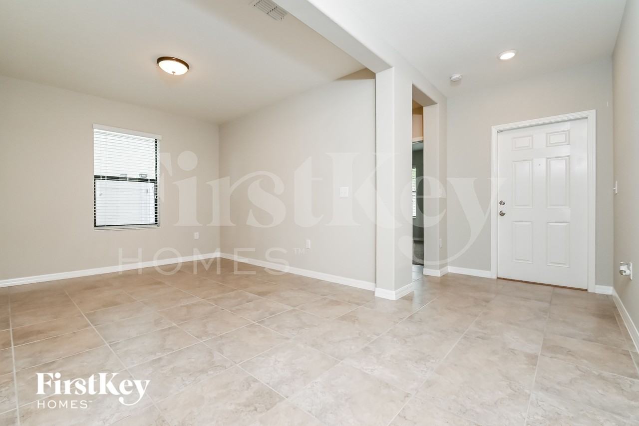 14827 Crescent Rock Dr - Photo 4 of 17