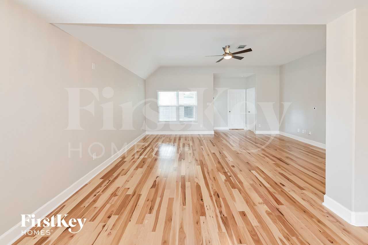 10364 Stone Gate Dr - Photo 2 of 16