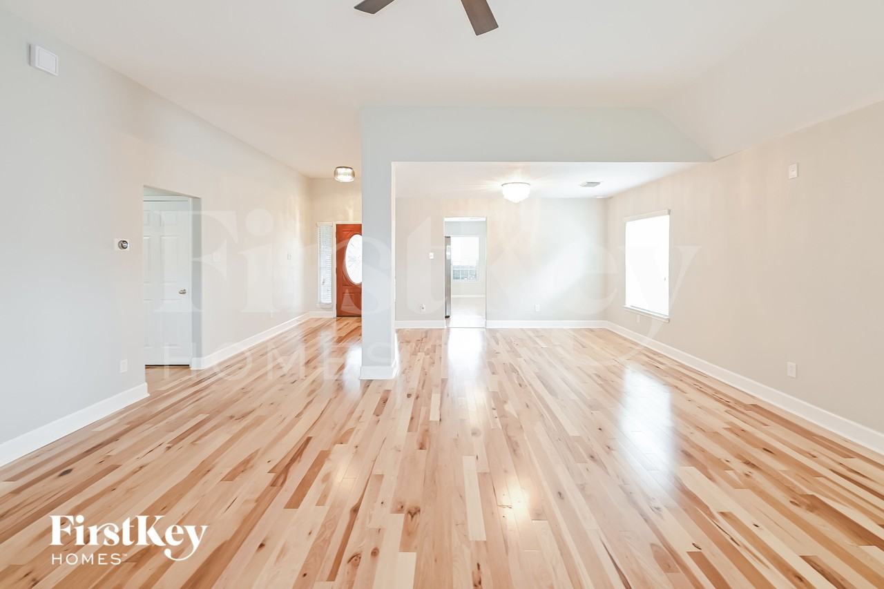 10364 Stone Gate Dr - Photo 3 of 16