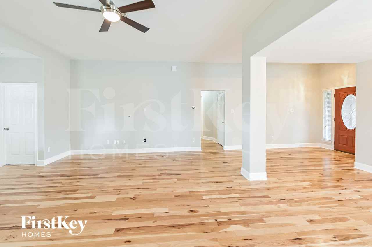 10364 Stone Gate Dr - Photo 4 of 16