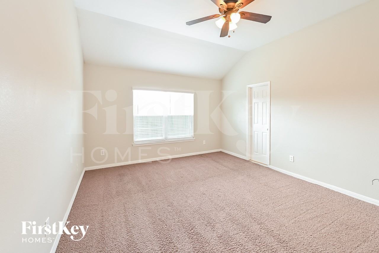 10364 Stone Gate Dr - Photo 7 of 16