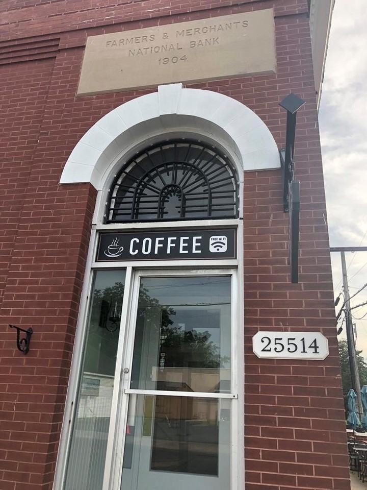 25514 E Main St - Photo 2 of 42
