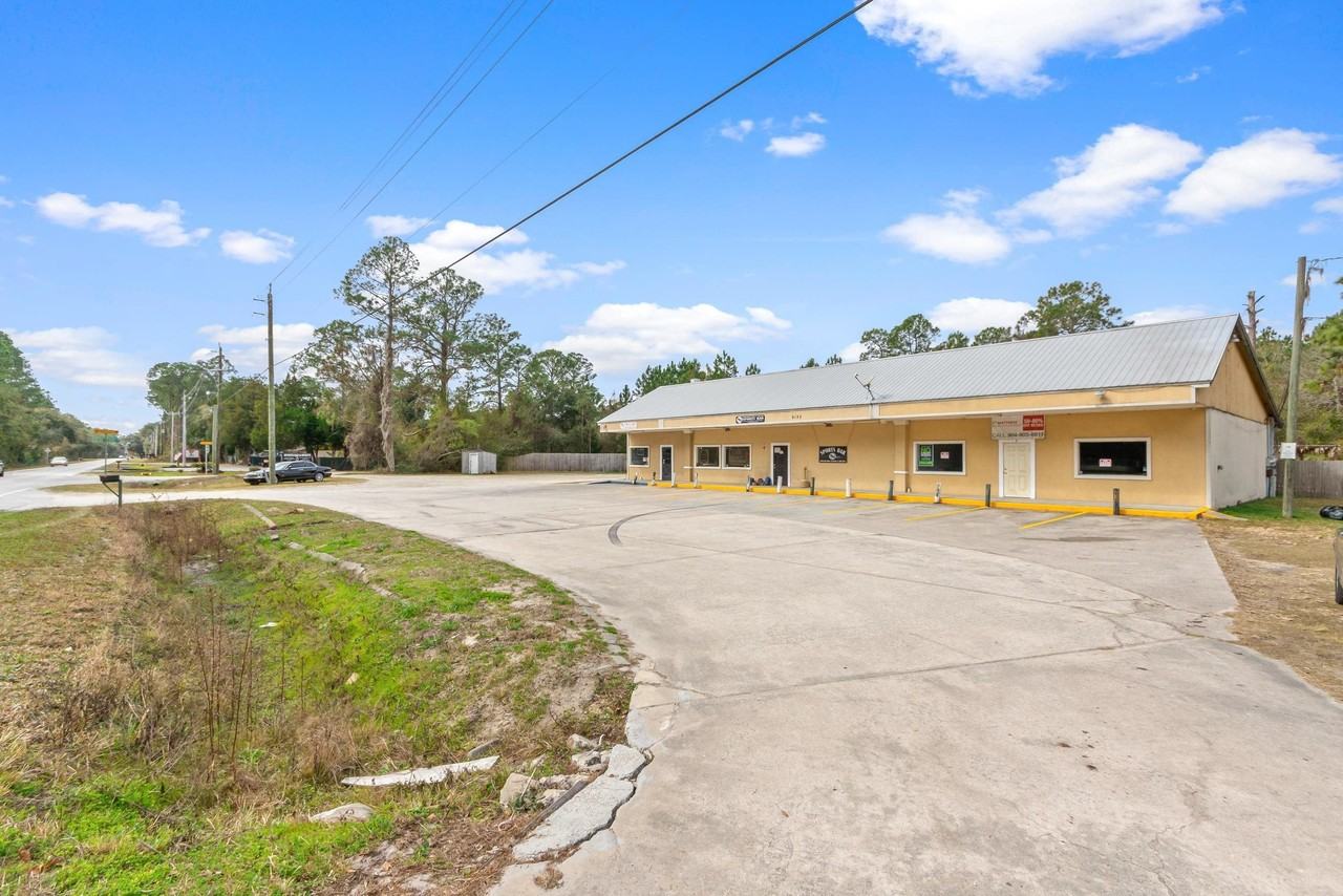 9155 County Road 13 N - Photo 2 of 15