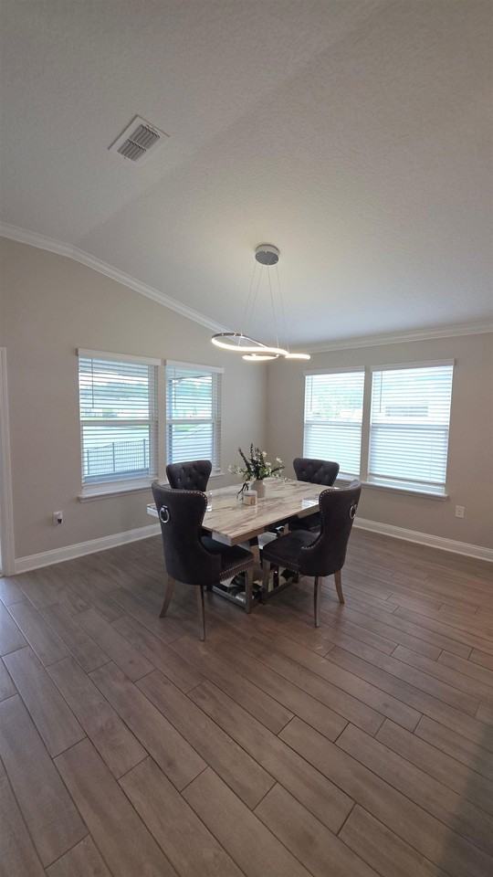 721 Navarez - Photo 7 of 34