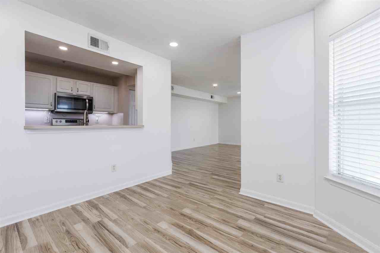 206 16th St #L - Photo 6 of 27