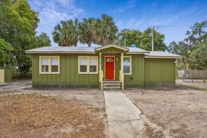 featured image of 2113 Silver Lake Dr