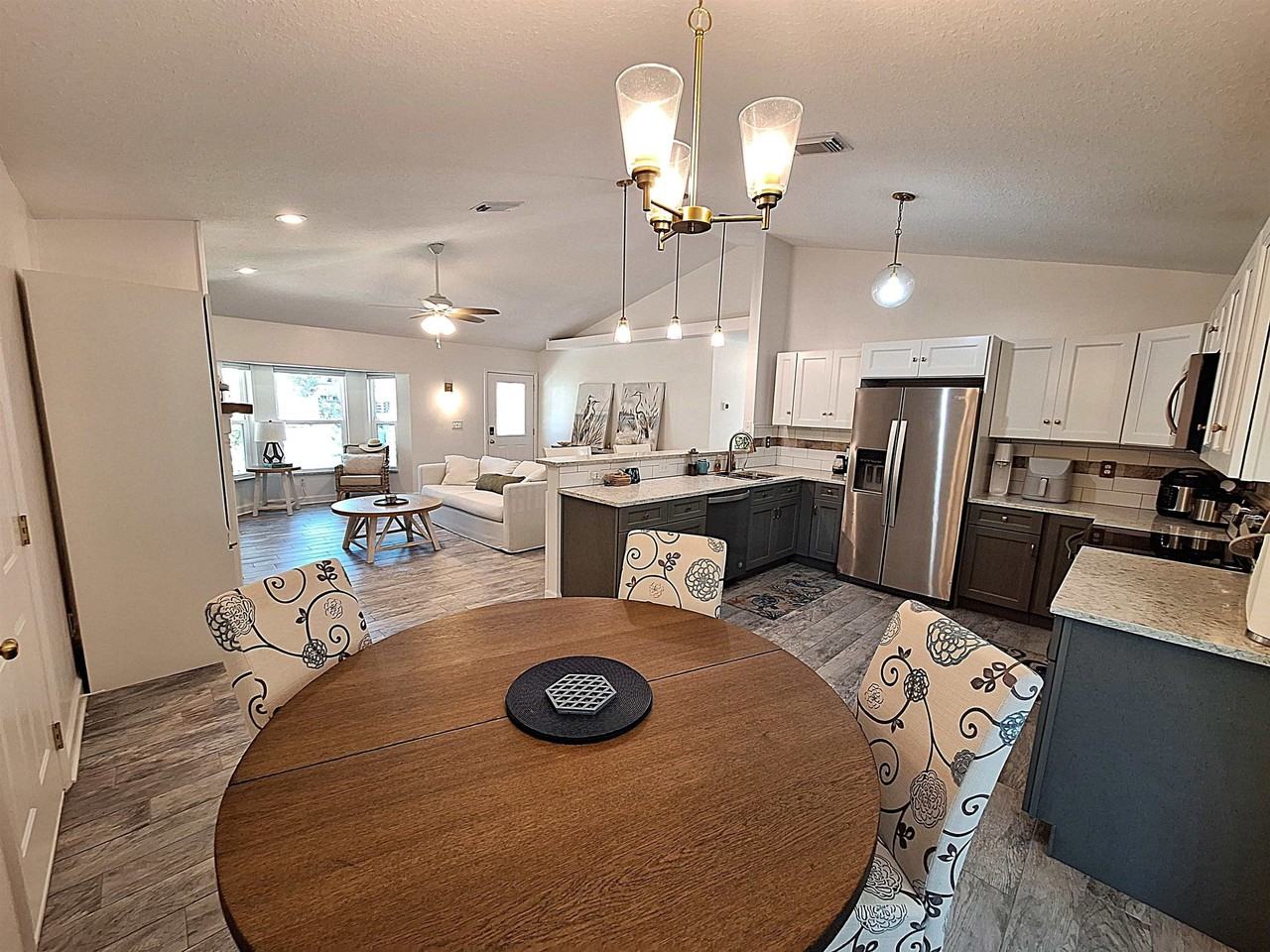 129 15th St - Photo 4 of 50