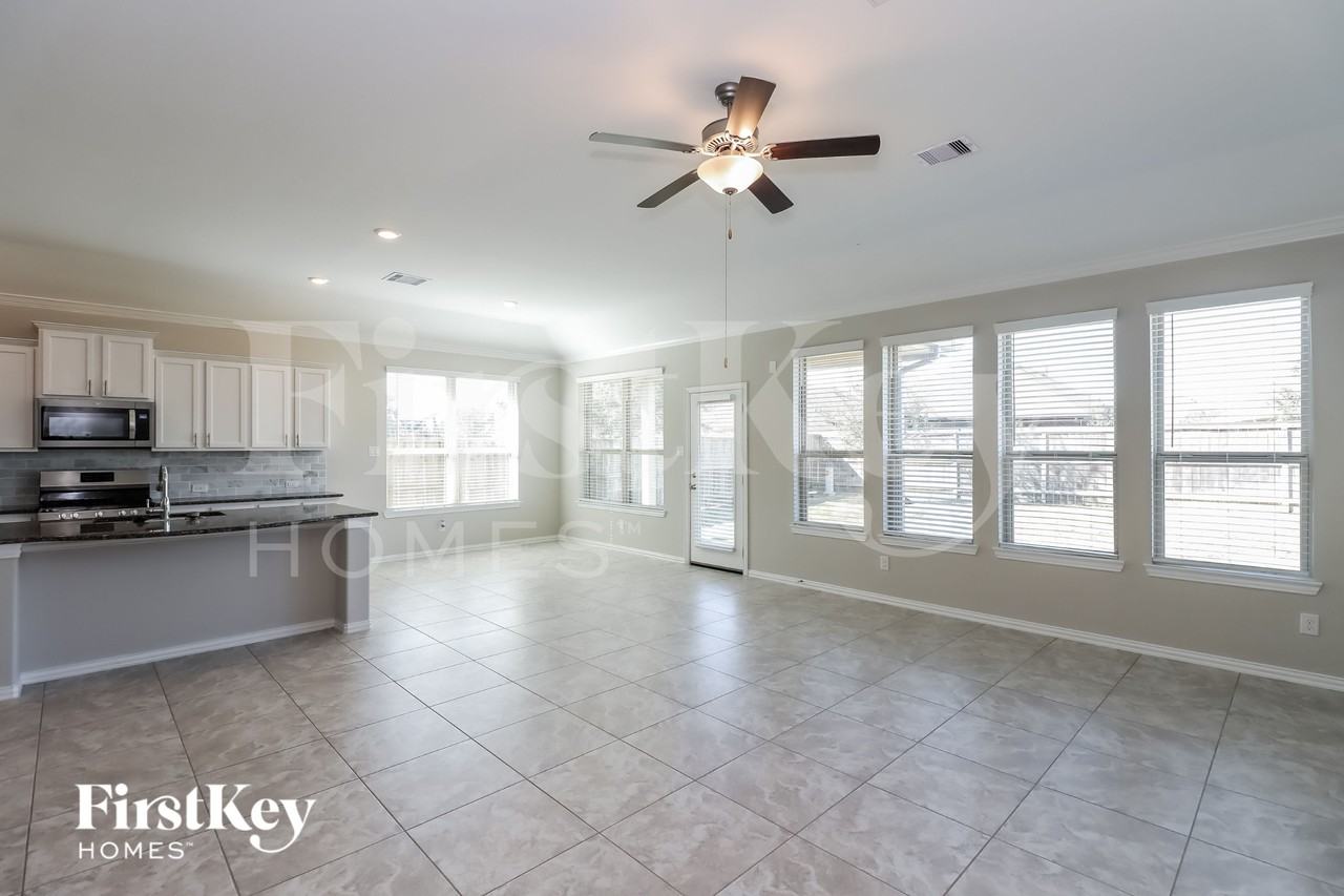 6406 Wolf Run Dr - Photo 3 of 16