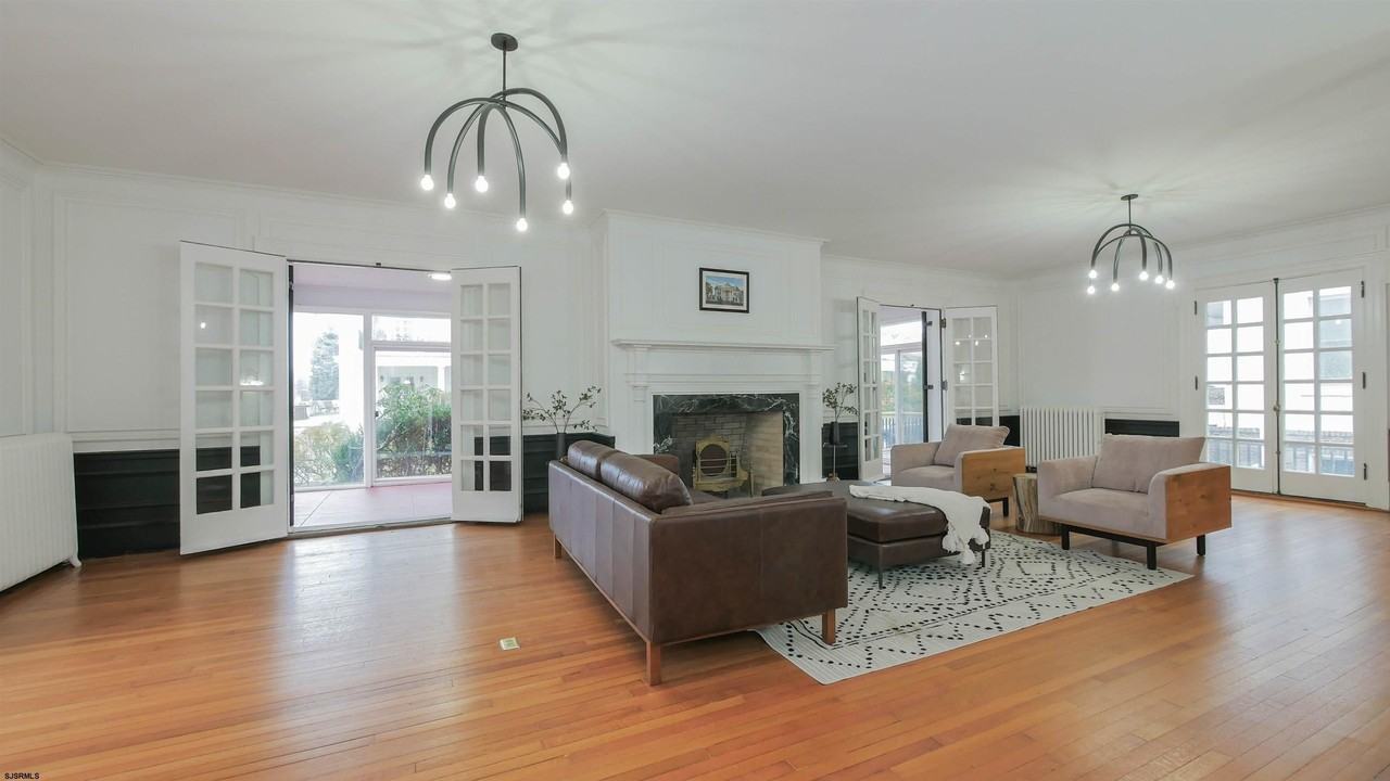 4700 Atlantic Ave - Photo 4 of 50