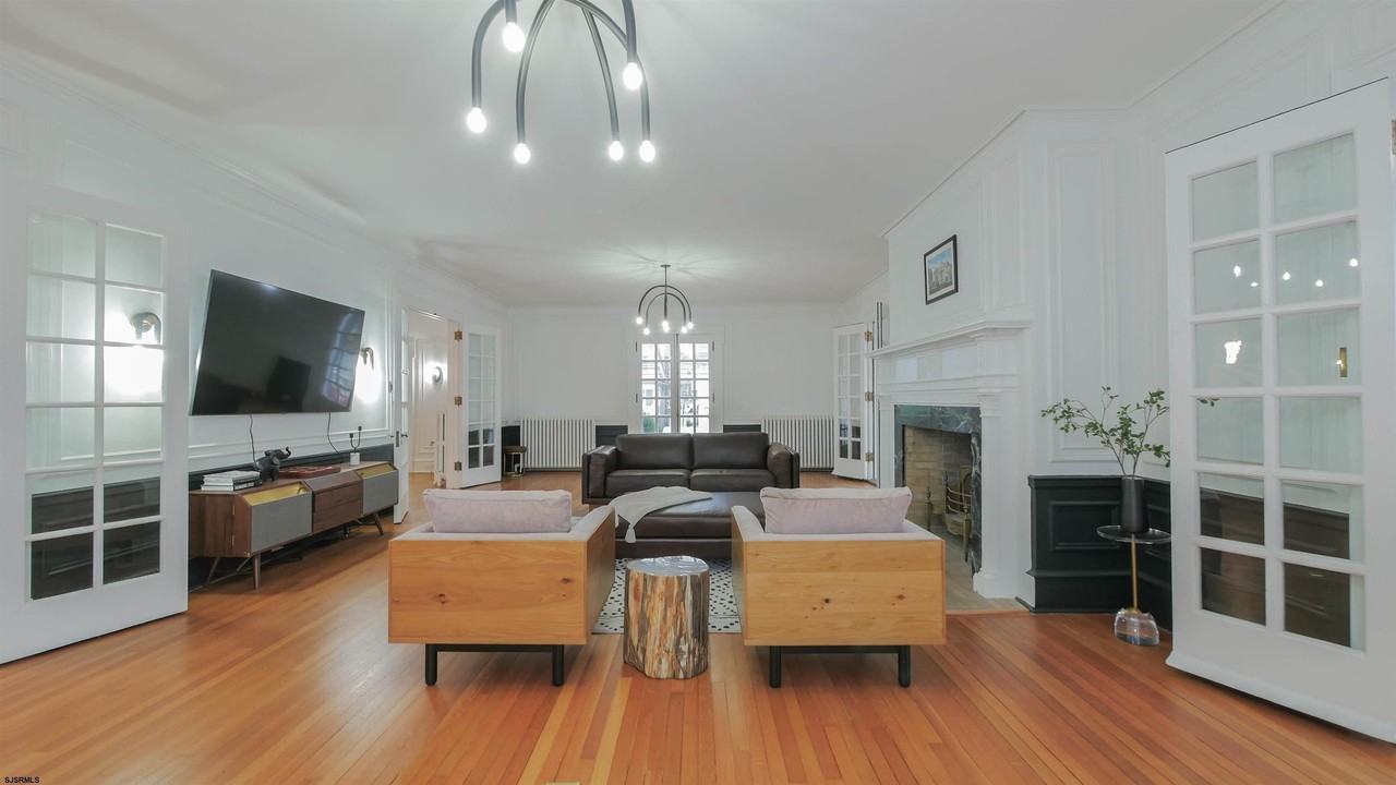 4700 Atlantic Ave - Photo 6 of 50