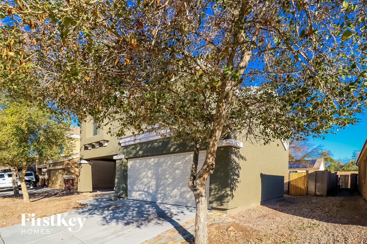 23704 W Huntington Dr - Photo 2 of 15