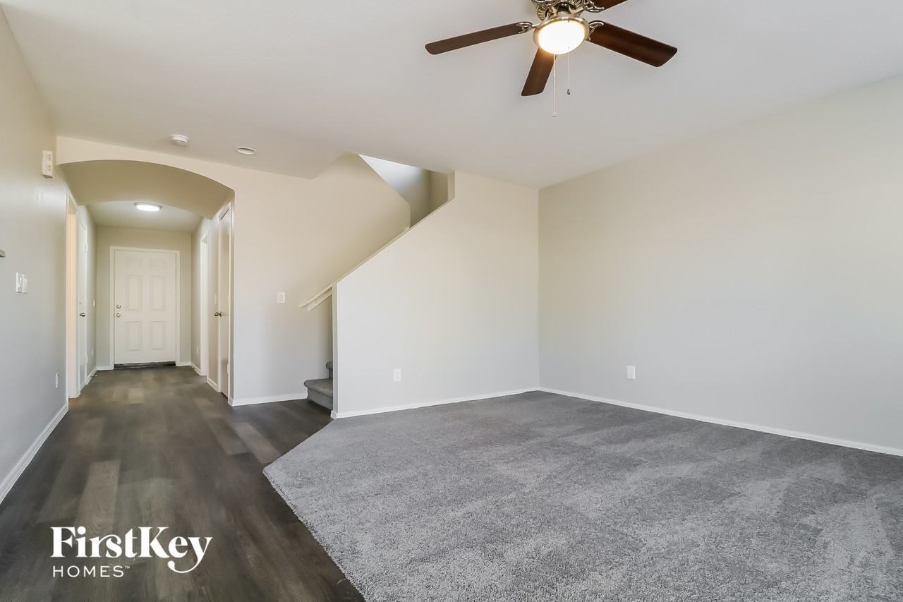 23704 W Huntington Dr - Photo 3 of 15