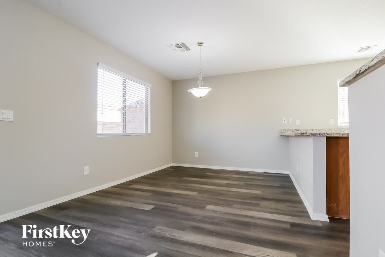 23704 W Huntington Dr - Photo 5 of 15