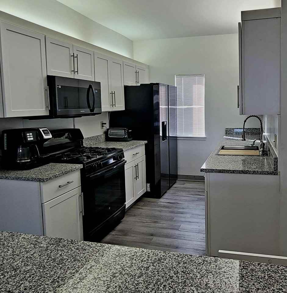 19A S Gladstone Ave #A - Photo 6 of 26