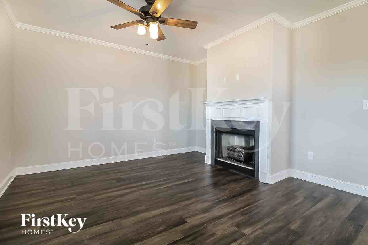 377 Ashley Woods Ct - Photo 3 of 15